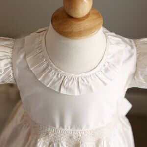 Ivory Silk Smocked Dress Flower Girl Special Occasion Portrait Size 6 NWOT
